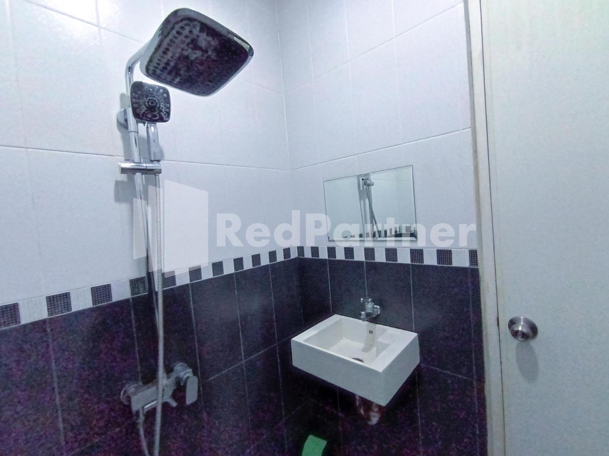 Nillo Hotel Kebumen Mitra Reddoorz Zewnętrze zdjęcie