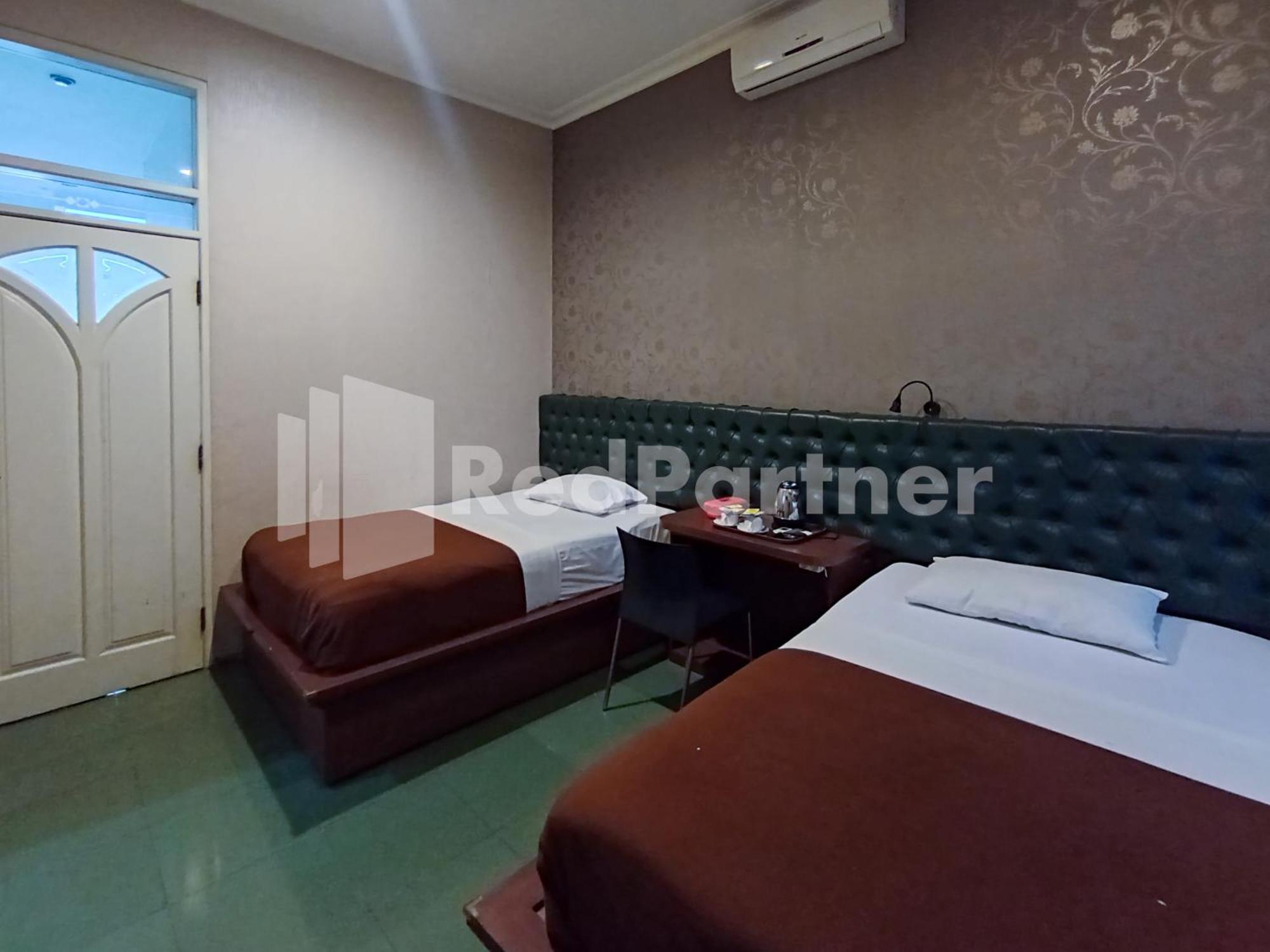 Nillo Hotel Kebumen Mitra Reddoorz Zewnętrze zdjęcie