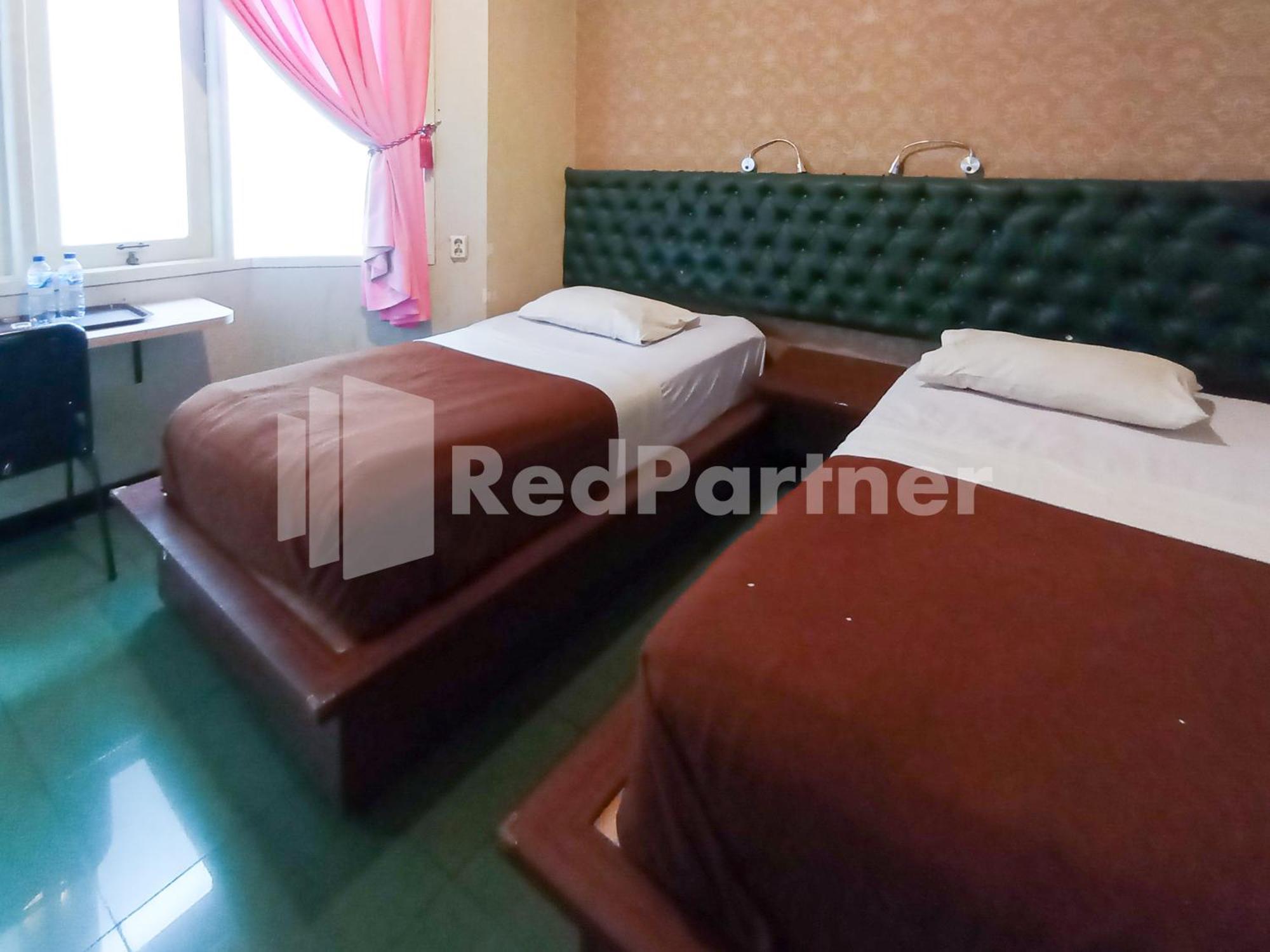 Nillo Hotel Kebumen Mitra Reddoorz Zewnętrze zdjęcie