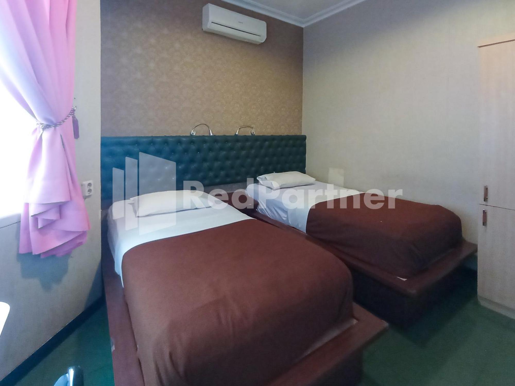 Nillo Hotel Kebumen Mitra Reddoorz Zewnętrze zdjęcie
